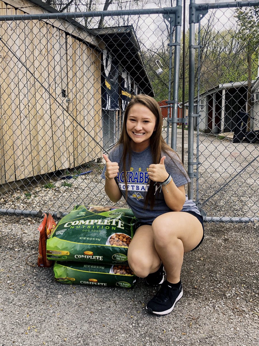 oliviapfeifer_'s tweet photo. #JacksGiveBack Donated dog food &amp; treats to the local Humane Society! @GoJacksSB https://t.co/fp0bjRJa2A