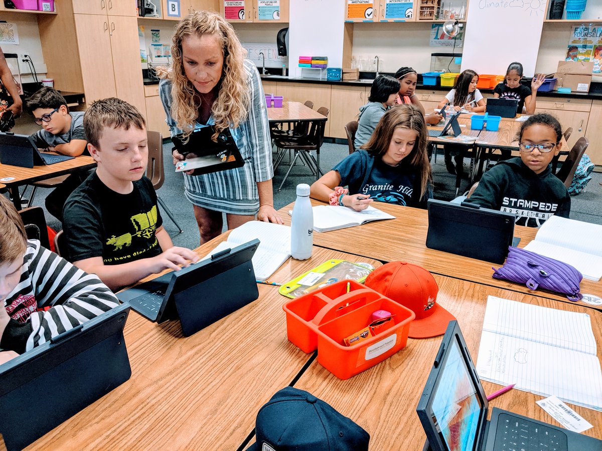 Technology helps students develop crucial skills for future education or careers! How have your students gained new skills by using technology for distance learning?
#lakeside #lsusd #lakesideunion #education #technology #techskills #classroomtechnology #schooltech #digitallearn