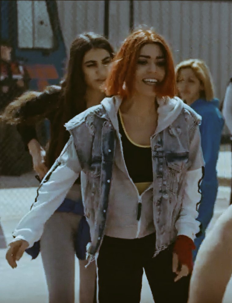 Azra kaya looks&outfits,a thread  #avlu  #cerenmoray