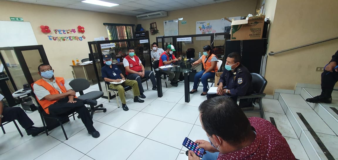 crsantaana's tweet photo. En esta emergencia de #COVID19 continúan los voluntarios trabajando en las comisiones municipales de Protección Civil, esta vez, en el municipio de Texistepeque, Santa Ana.

@CRSTexistepeque 
@PROCIVILSV https://t.co/yFoZHfbgQD