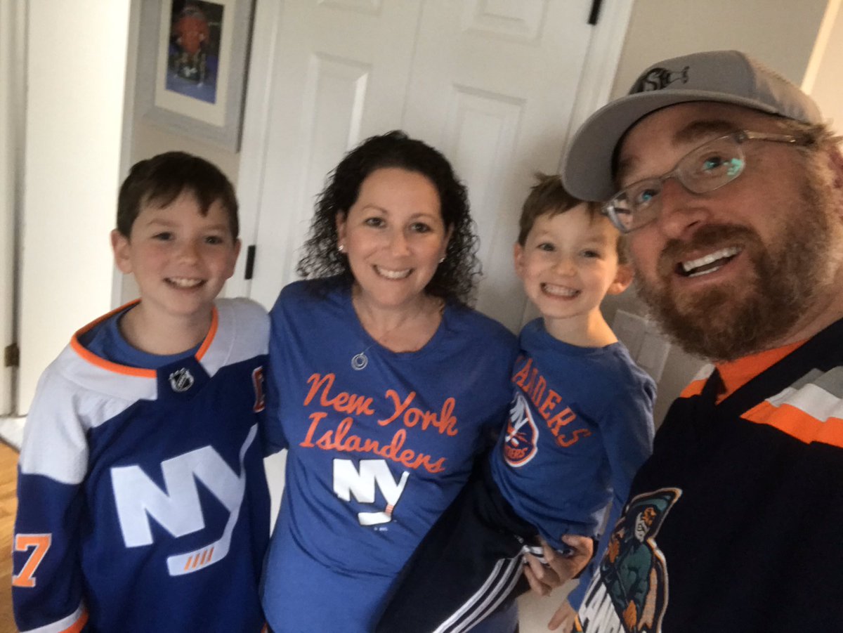 Kteachinmom's tweet photo. It’s Fan Friday for our kindergarten virtual spirit week. We miss our school, our friends, our students and NHL hockey!! LGI! @NYIslanders #school6magic @OSchoolsPR https://t.co/yjWEEdOqDG
