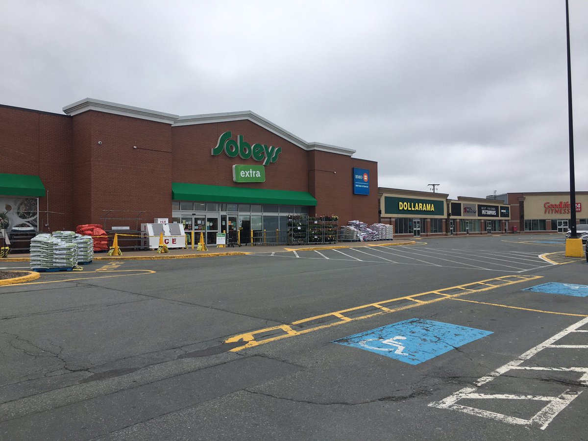 reynoldgregor's tweet photo. Strip mall in Upper Tantaleon on lock down. @globalhalifax https://t.co/wtqVsYsuIA