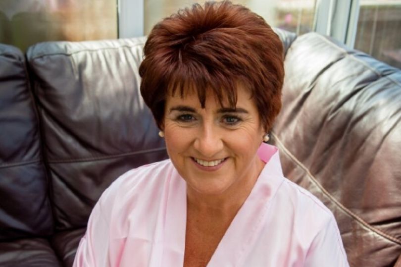 RIP to NHS Carer June Anderson who has lost her life to Coronavirus at the young age of just 59. June was a grand mammy and spent her last days seeking photographs of her grand-kids while in hospital. Her story will break your heart.  https://www.liverpoolecho.co.uk/news/liverpool-news/carer-dying-coronavirus-hospital-asked-18142912