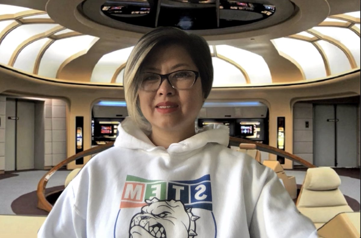 espiritu_tracy's tweet photo. Happy Spirit Day from Ms. E-Spirit-u!! #PCTVSpiritDay https://t.co/FMYA9WAoNM