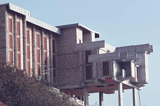 areasvellas's tweet photo. Edvard Ravnikar 1907-1993
Hotel Creina, Kranj, Slovenia...1968-1970
1st photo Damjan Gale...
https://t.co/ACyrsH1ybG
https://t.co/6YzHVJbVL9
#architecture #arquitectura #EdvardRavnikar #Ravnikar https://t.co/PRtFw20Rds