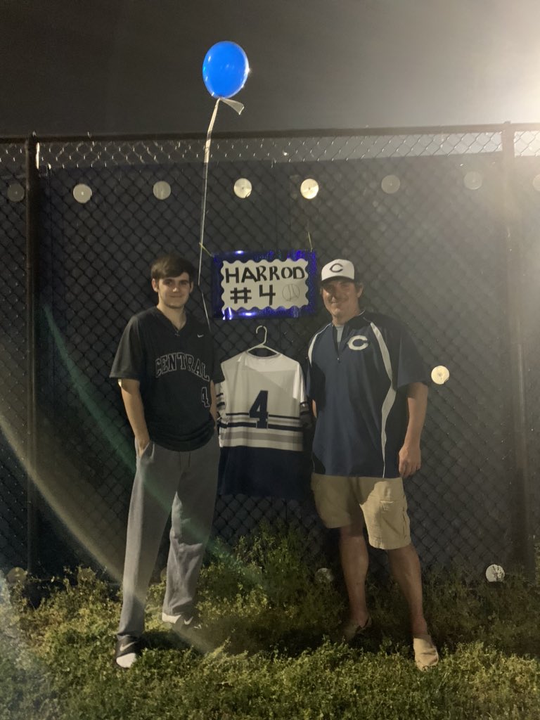dubcgoingdeep's tweet photo. Happy 18th Birthday Ethan Harrod! Have a great day https://t.co/44hDMrzxto