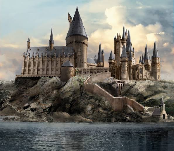 Loco on X: Hogwarts School of Witchcraft and Wizardry is a fictional  school of magic from the Harry Potter series written by J.K Rowling.  #InGameLocoLaddoo  / X