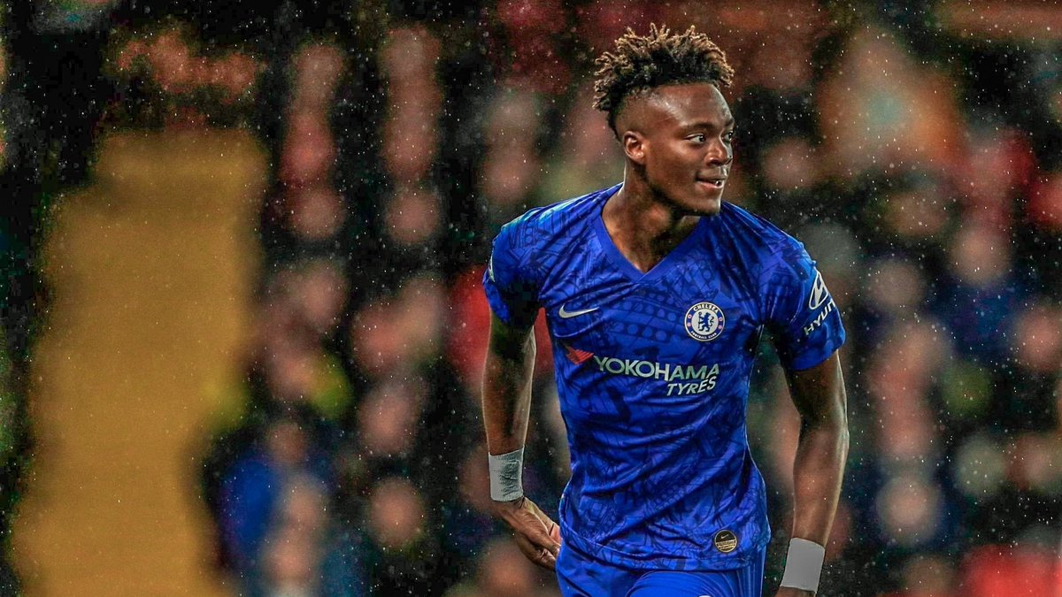 Another element of Aubameyang& #39;s game that is rarely spoken about. He doesn& #39;t need to be the main man/focal point to score a truckload of goals. Acting as a Second Striker should give Abraham more time/space to operate with CB& #39;s having two direct goal threats to worry about.