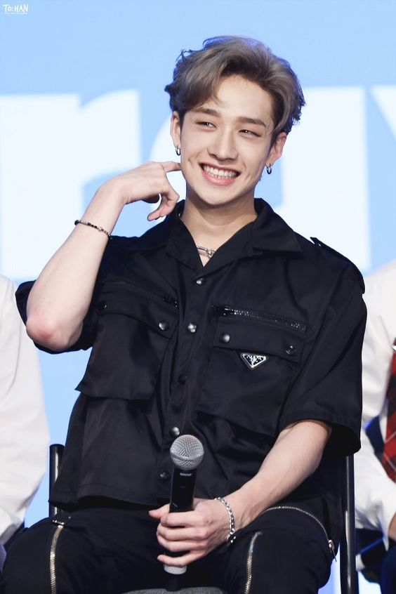 skzismyuniverse's tweet photo. #StaysMissBangChan thread. @Stray_Kids #StrayKids #Bangchan #BangChanPleasePost https://t.co/086oRLzHQ7