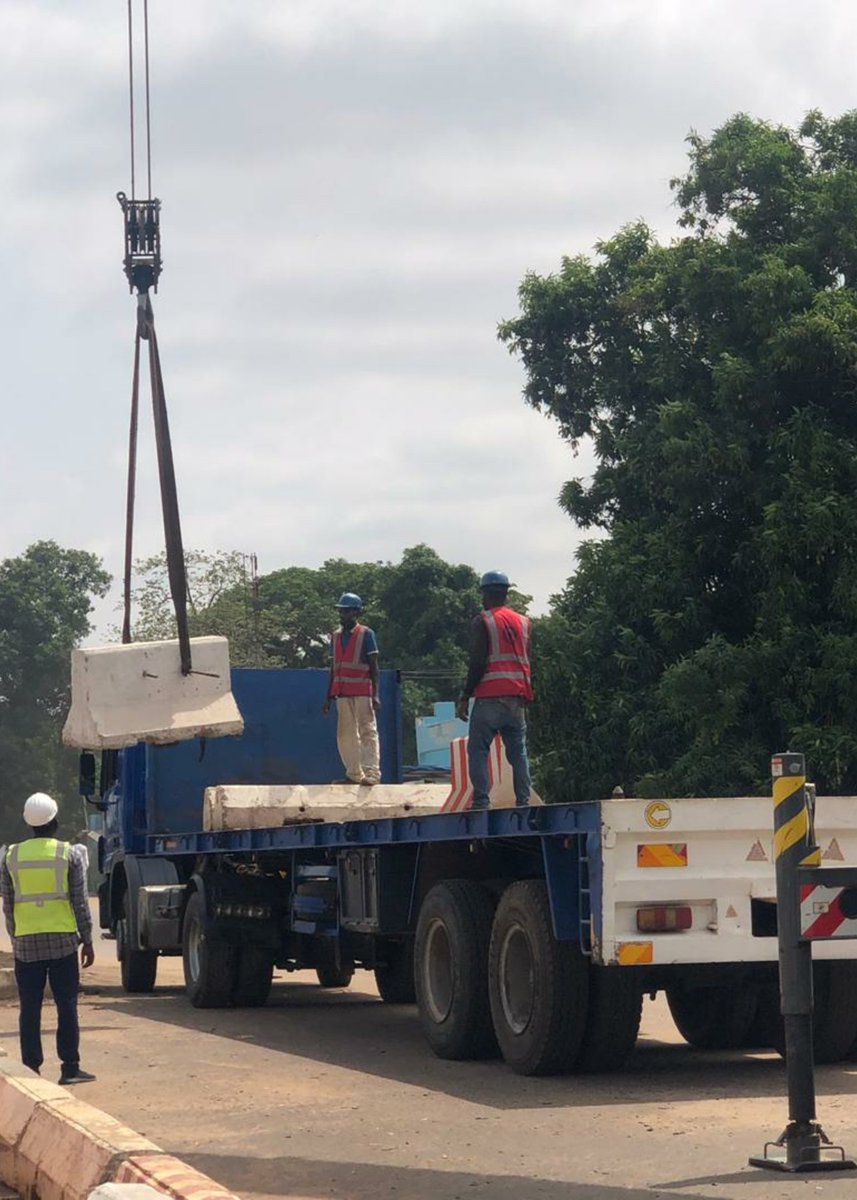 Dattijo's tweet photo. Kaduna State is locking down. All interstate roads are being sealed. 

Please dont start your journey to Kaduna. Stay where you are. Stay safe. 

Lets stop the spread of this pandemic #Covid_19 #Covid19Out https://t.co/f6oLE6zVG6