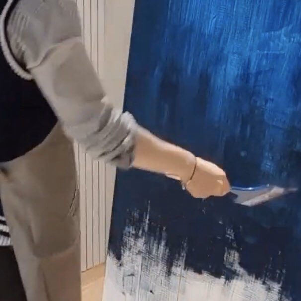 200424 yoongi’s arms/hands/fingers: a thread.