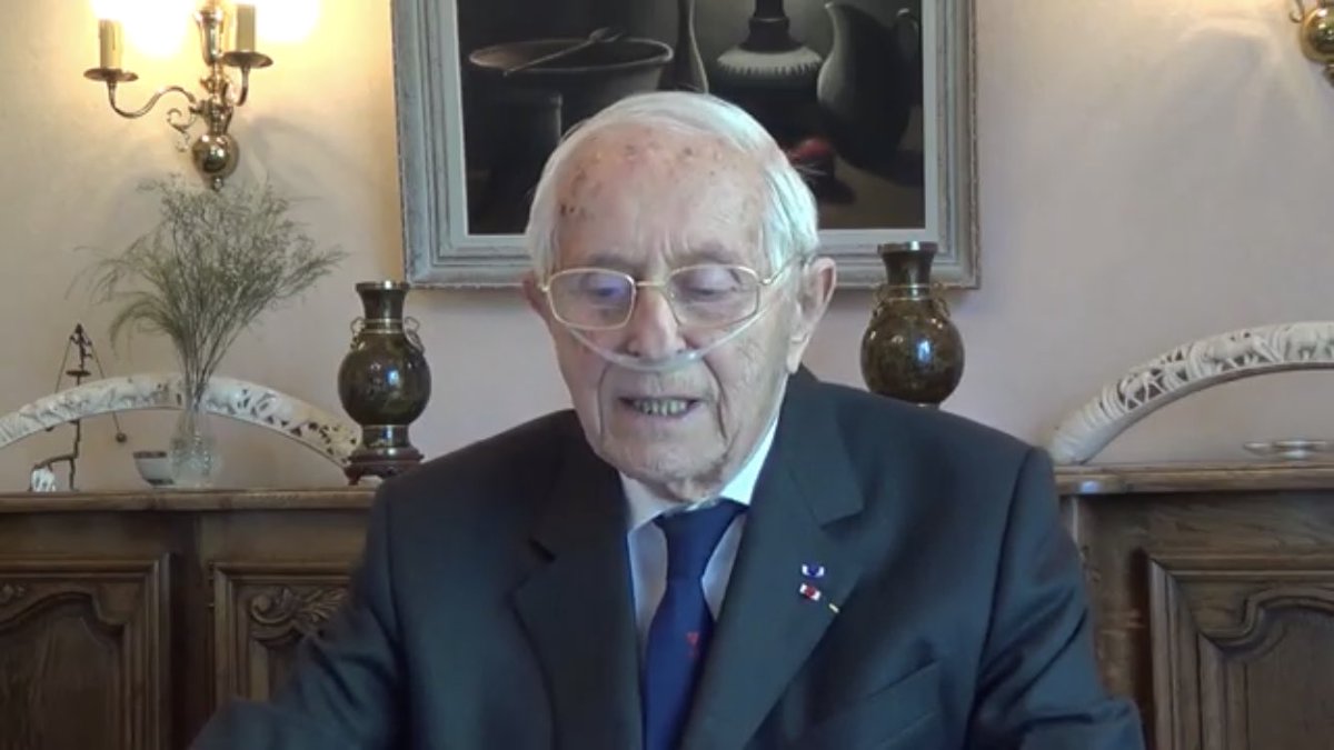 #Memoire Le 26 avril, nous commémorons le Souvenir des victimes et des héros de la déportation,sans rassemblements,sans réunion des familles, associations,porte-drapeaux,MAIS UNIS EN PENSÉES 

Message de notre Président d’honneur Pierre ROLINET
m.youtube.com/watch?feature=… #histoire