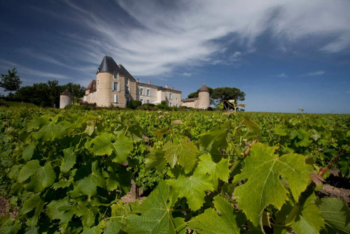 The sweet treat... After the long Easter weekend, Hallgarten Head Start Apprentice, @Knowwineblog, has put pen to proverbial paper on all things sweet and luscious, as well as reminiscing about a trip to the world-renowned region of Bordeaux 🍷👉 bit.ly/2VxEqH2