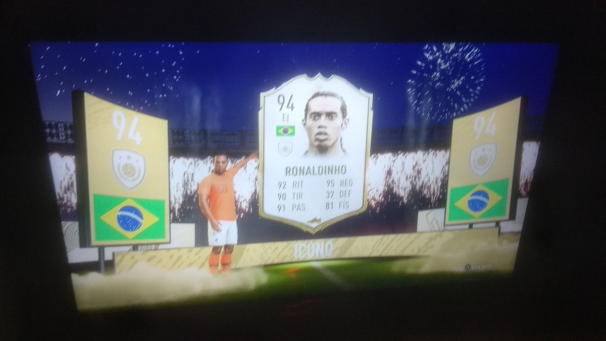 TheAlexpg01's tweet photo. @Pumuscor @DjMaRiiO_90 @cachoo01  preparando los tots con este regalito 😂😂😂 https://t.co/gnMPac42zS