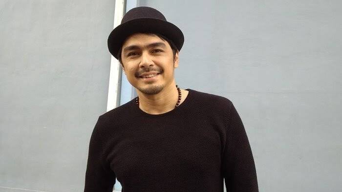 benedictfebry's tweet photo. Penyanyi dangdut gak Percaya diri....

Thomas gerogi
#sawityowit https://t.co/m4aZndYUDj