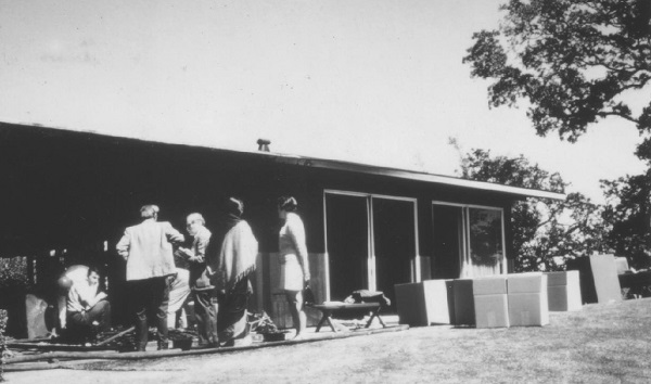 CASBSStanford's tweet photo. IT WAS 50 YEARS AGO TODAY

24 April 1970: Firebombing at CASBS! A renowned scholar lost almost everything.

From the ashes he somehow wrote a book considered a classic. The fire played THE defining role in shaping it. It's the stuff of legend.

STORY HERE: https://t.co/nInDSUGyRJ https://t.co/cubGCC1tIA