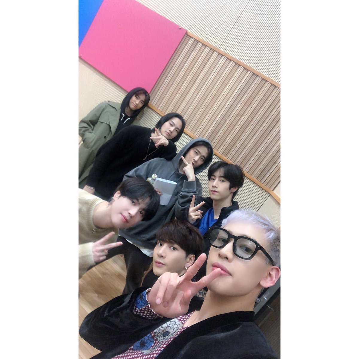 Everythingis_3's tweet photo. 😏 #bmarkjae #mark2jae https://t.co/ZnRUACGa48