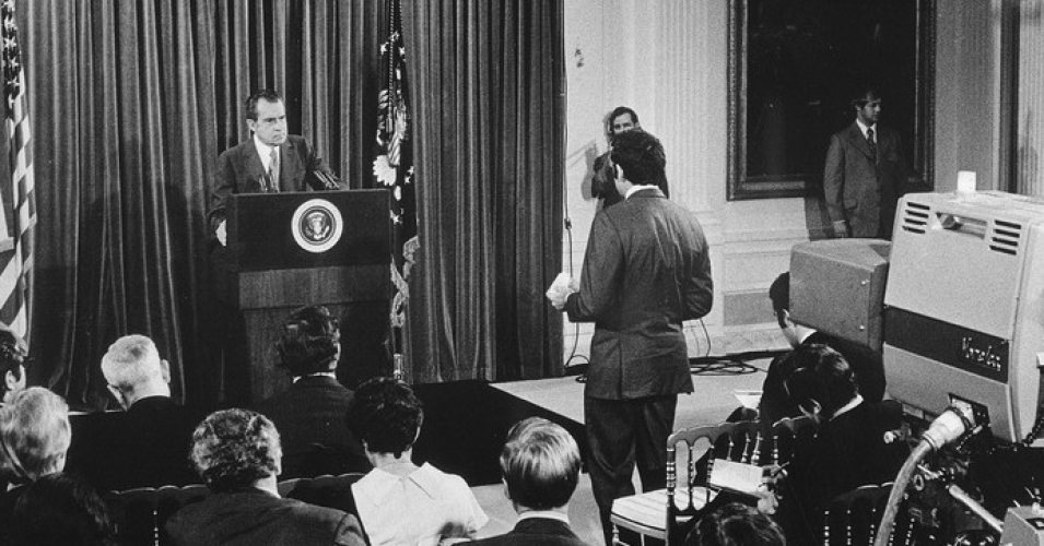 Reagan& #39;s campaign and presidency were focused attempts to reclaim what had been lost with Richard Nixon& #39;s public destruction. Reagan and his strategists sought to reinvigorate the presidency after that resignation and years worth of futility.6/