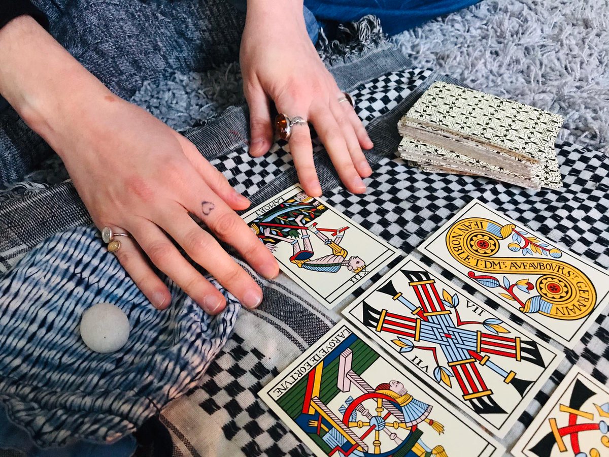 Daniella Valz Gen is hosting, ‘Warping Symbols Finding Meanings’ for her WFH residency via Zoom. To participate email daniella.vg.studio@gmail.com by 28th April. Meetings will be weekly from 30th April 5-7pm until 28th May. More details here: artquest.org.uk/project/wfh-re…