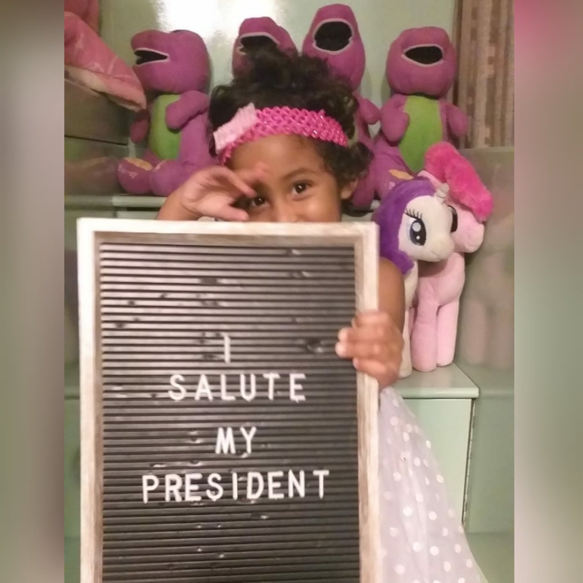 #MrPresident &amp; #FellowSouthAfricans, meet 3 yr old Mehran Dildar. She watches #MyPresident give the latest on #CoronaVirus #COVID19,  then breaks it down for kids in her videos. <a href="/CyrilRamaphosa/">Cyril Ramaphosa 🇿🇦</a>'s biggest fan. #SouthAfrica, please listen and #StayHome and #StaySafe. <a href="/PresidencyZA/">The Presidency 🇿🇦</a>