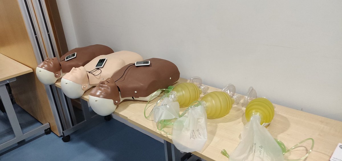 dfassihi's tweet photo. Great to be doing @NNUH induction with some great people returning to practice and preparing me to pretend like I’m a “proper” nurse #NorfolkNeedsYou. Busy weeks ahead with 3 Long Days as tACP @NSFTtweets, ~2 LDs as Staff Nurse @NNUH #COVID19Response https://t.co/67wnhzgrmN