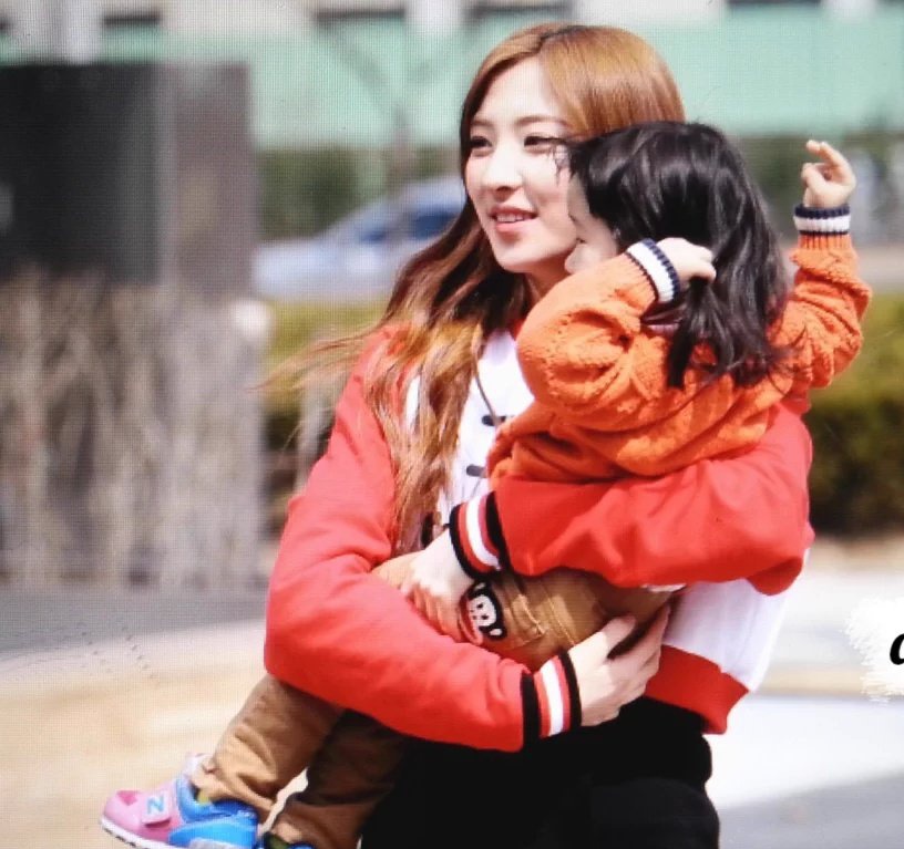 eunseo carrying cute babies; a thread