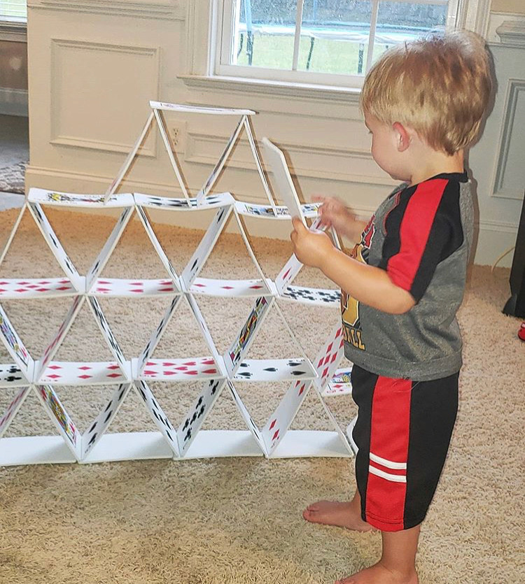 RMHGlobal's tweet image. Looking for a weekend activity? Grab a deck of cards and join the #CardChallenge! 

Find out how you can support RMHC families around the world at bit.ly/2VQJjtW! 🏡💙