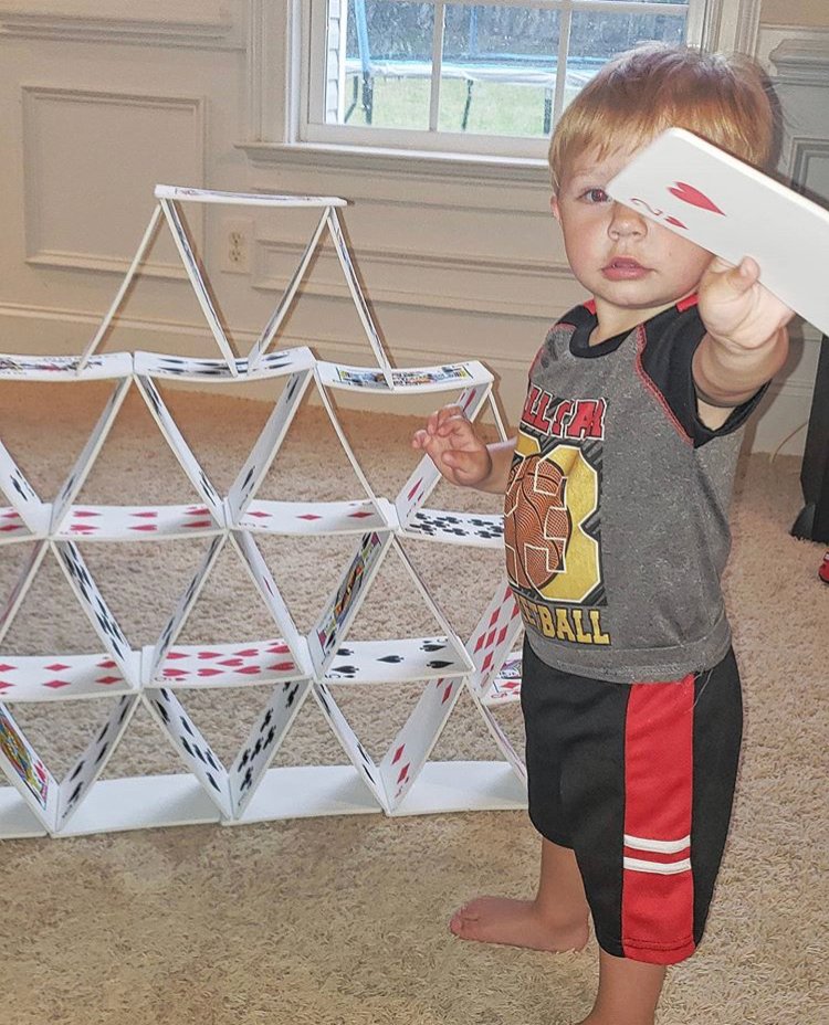 RMHGlobal's tweet image. Looking for a weekend activity? Grab a deck of cards and join the #CardChallenge! 

Find out how you can support RMHC families around the world at bit.ly/2VQJjtW! 🏡💙