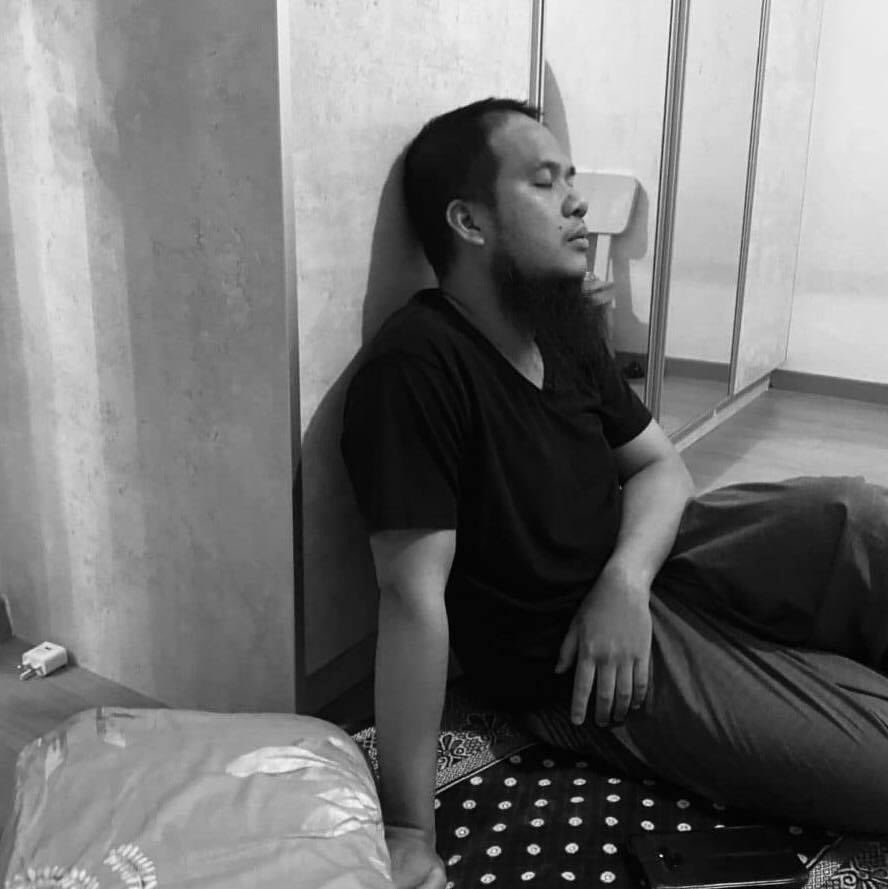 Atas nasihat setakat ini sahajalah saya berkhidmat membantu semua yang dalam kesusahan. 

Jika ini harga perlu dibayar setelah semua ini saya reda. Saya minta maaf pada semua ye. Saya salah. Kepada Allah saya berserah. Ya Allah aku adukan sedih aku, susah aku hanya kepada Engkau.