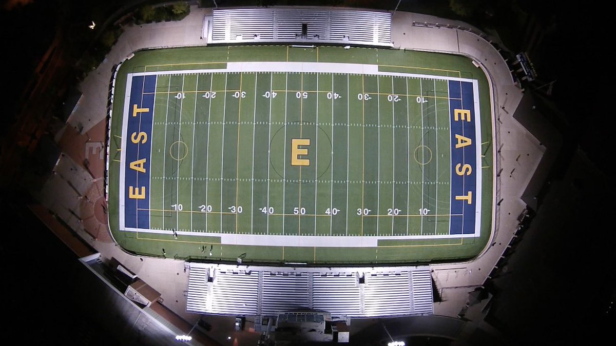 EGRAD5's tweet photo. Tonight Friday 4/24 EGR will join other OK conference schools to show our support for the Class of 2020. Memorial Field will illuminate the shores of Reeds Lake at 20:20(Military Time). 8:20 pm EST
#classof2020
#pioneer💪#okconference💪@Joe_Aulisio @MHSAA @Steve_Kaminski @MHSAA https://t.co/qlVeud9bA6