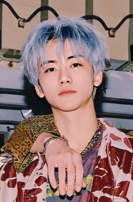 มันเกินไปไหมผู้ชายคนนี้หมดคำขำพูดแล้วกุกว่าทีเซอร์จะออกครบทุกวันจะไปหาคำที่ไหนมาอวยแต่ก็แจมินหล่อมากหล่อชิบหายจริงๆ