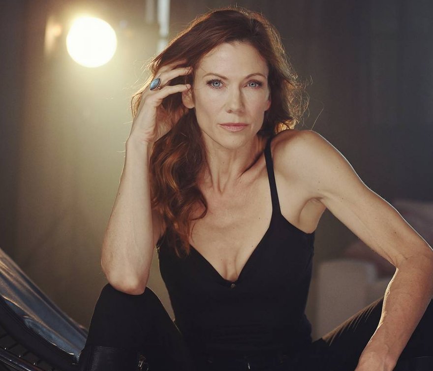 For 4 years and 100 episodes she played Lana Lang, a very happy 52nd birthday to Stacy Haiduk!!! 