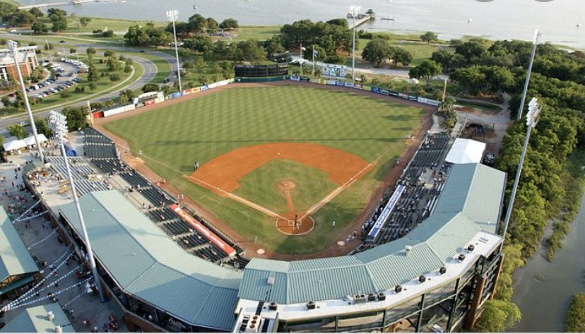 LogBark_38's tweet photo. Super excited to announce that I’ll be graduate transferring to the Citadel for the next two years! Ready to get things rolling! #dogsontherise https://t.co/JanENtbTi9