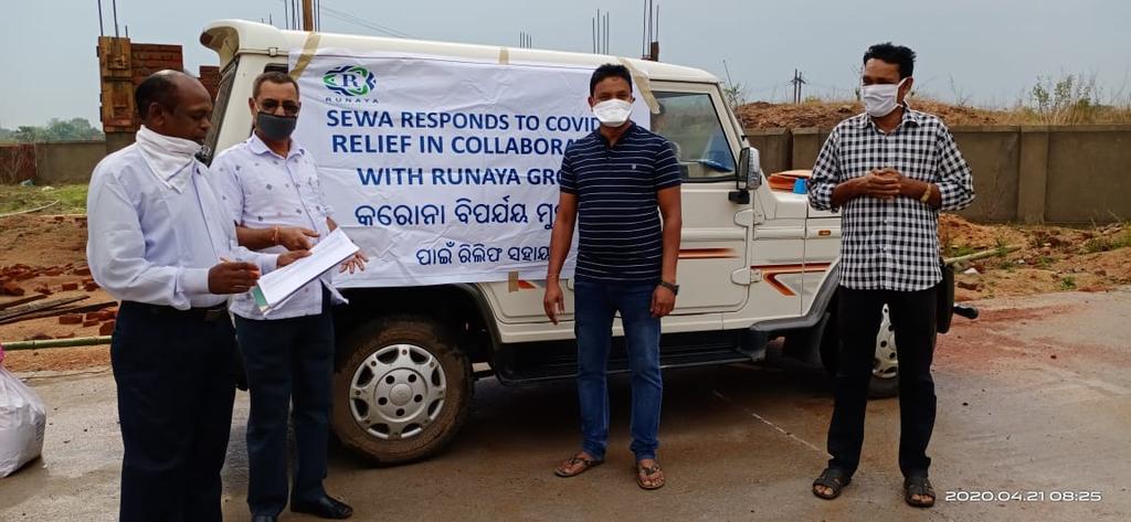 SEWA_Kolabira's tweet photo. Respond to COVID-19 SEWA in collaboration with RUNAYA GROUP distributed dry ration to 600 families in Jharsuguda district.SEWA expressed heartfelt thanks to RUNAYA GROUP for extend financial support to mitigate food requirement of needy families in this crucial situation. https://t.co/N8BBn7W45T