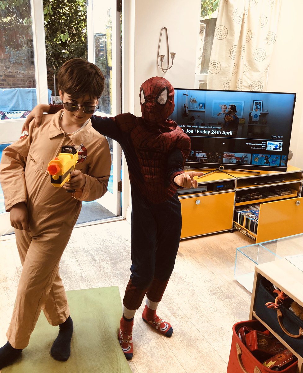 Marghebar's tweet photo. Ready for dress up Friday @thebodycoach #PEWithJoe https://t.co/5OoZJPFP32