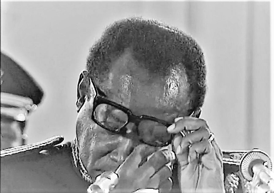 YNdjoli's tweet photo. Un pays,Un jour, un Homme, un Homme d'état #LeMarechal Mobutu. 
Cette phrase restera gravé dans les anales de l'histoire du ZAIRE" Excusez mon émotion" ❤❤ https://t.co/9V0YvEcLrn