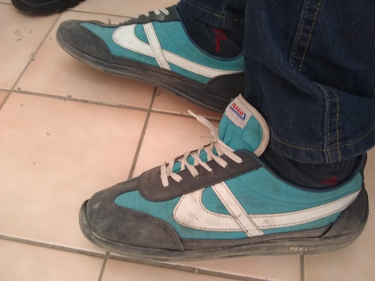 SOPALR's tweet photo. @PanamOficial con esta contigencia no me da para comprar mis tenis, panam, ya están muy desgastados los que tengo, #quierounosnuevospanam
Regálame unos tí@ @PanamOficial , se que no me aran cazo https://t.co/d7TOhtIiLD
