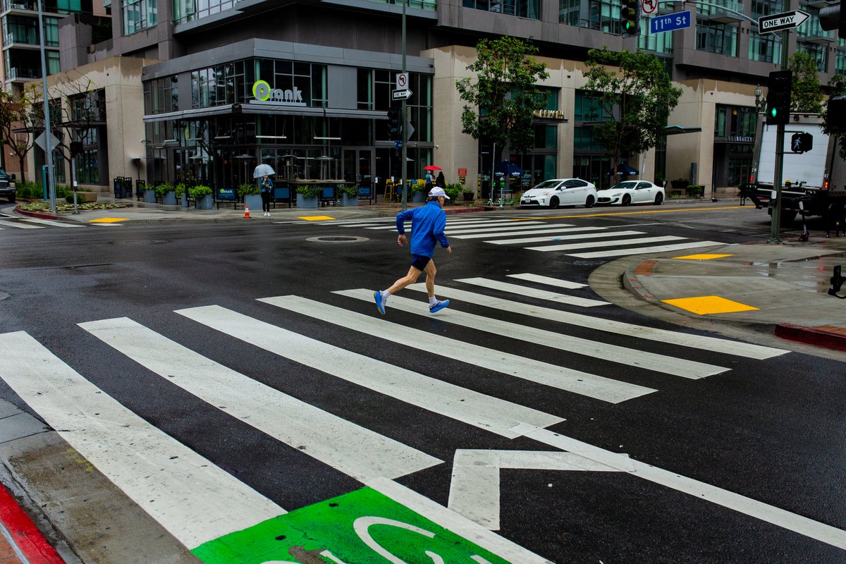 Stan_Cottrell's tweet photo. I run for only the endless joy and sensation I have while running. A new day, a new run is sweeter than the day before. #StanCottrell #RunningMan #DTLA #staypositive #TAFR #timetofly 

https://t.co/mcDpgai6FI https://t.co/rpeBwG3S5L