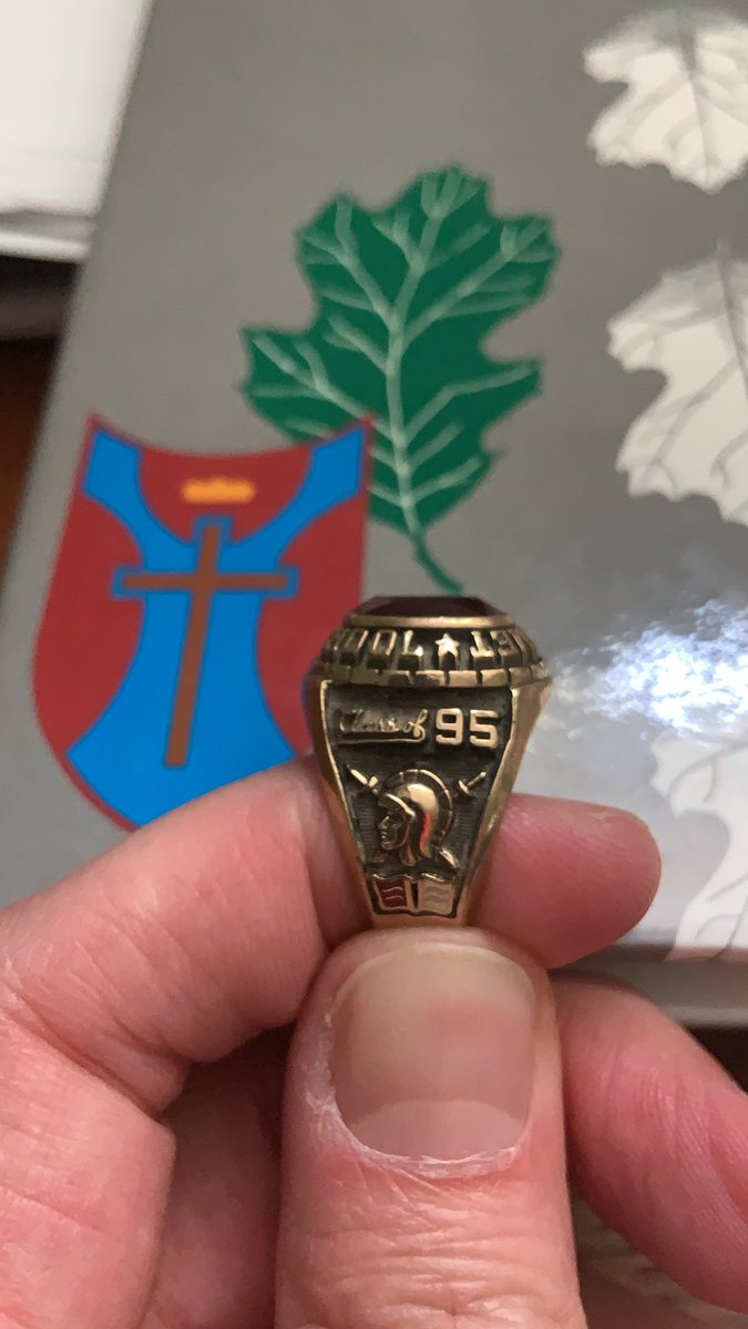 TomLancia's tweet photo. @DeSmetJesuitHS #Classof2021 was supposed to have Junior Ring Mass today. Prayers for all of you as you become leaders of your school and community. #SpartanPride #DSRingDay #menforothers https://t.co/AKoLM2okaM