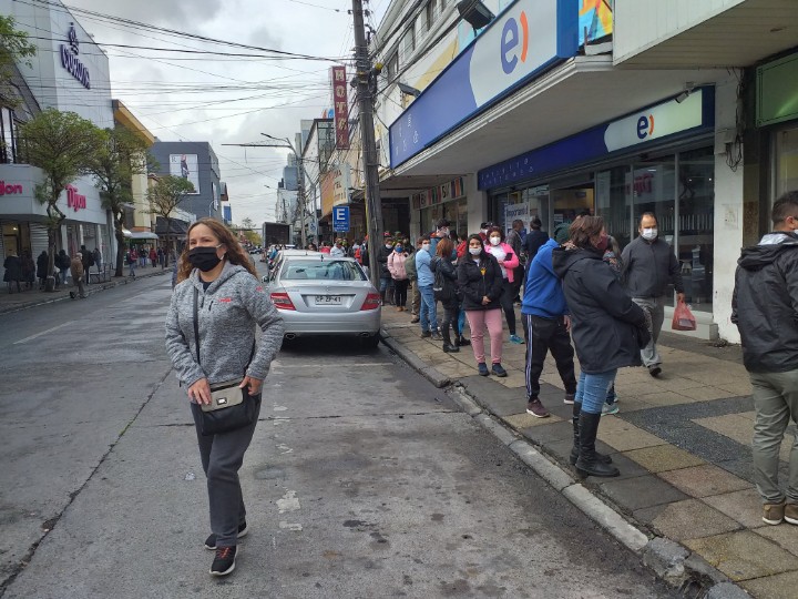 NUBLEONLINE_'s tweet photo. Una mirada  a esta hora en el centro de Chillán " Sin Cuarentena "
Foto gentileza de Radio ÑUBLE.. la sinfonía grande. https://t.co/EHVy8JAuTL