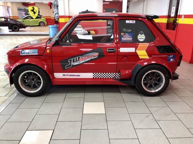 officialenzari's tweet photo. Now that’s what we call Fiat Friday, this modified 1976 Fiat 126 is very cool 😎 #fiatfriday #cars #enzari #fiat #modified https://t.co/EfN9uhECtz