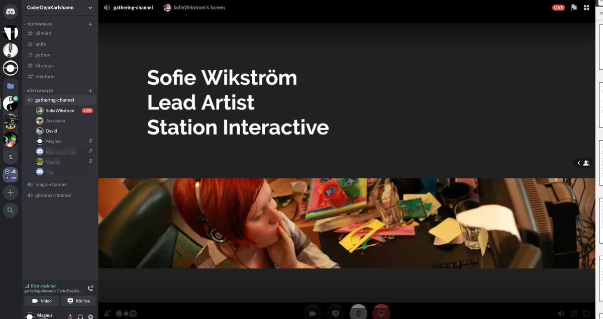 CoderDojoKhmn's tweet image. Grym #Coderdojo i onsdags. Vi fick besök av @SofieWikstrmArt som berättade vad hon, som Lead artist på @TheStationSE, arbetar med. Vi fortsatte också med vårt nummergissningsspel. 
Vill ni hänga på vår dojo? Pinga oss så bjuder vi in till Discord.