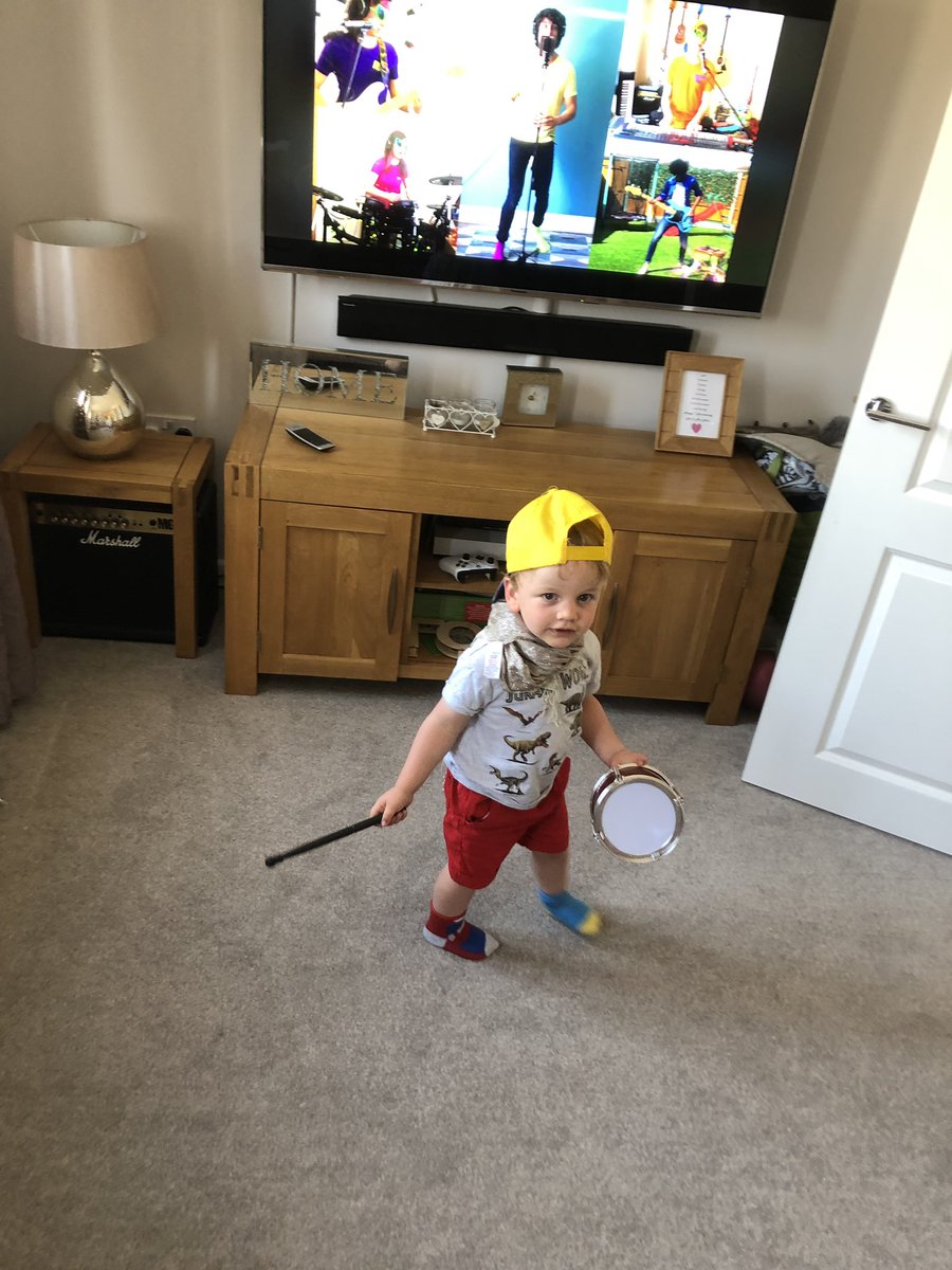 Holls246's tweet photo. Finished work for the day now attending the @andyoddsock live party! My little boy loved it thanks everyone we had so much fun! Had to change his T-shirt to match @AndyDayTV yellow! #whosisintheoddsocks https://t.co/vYCbxtOe20