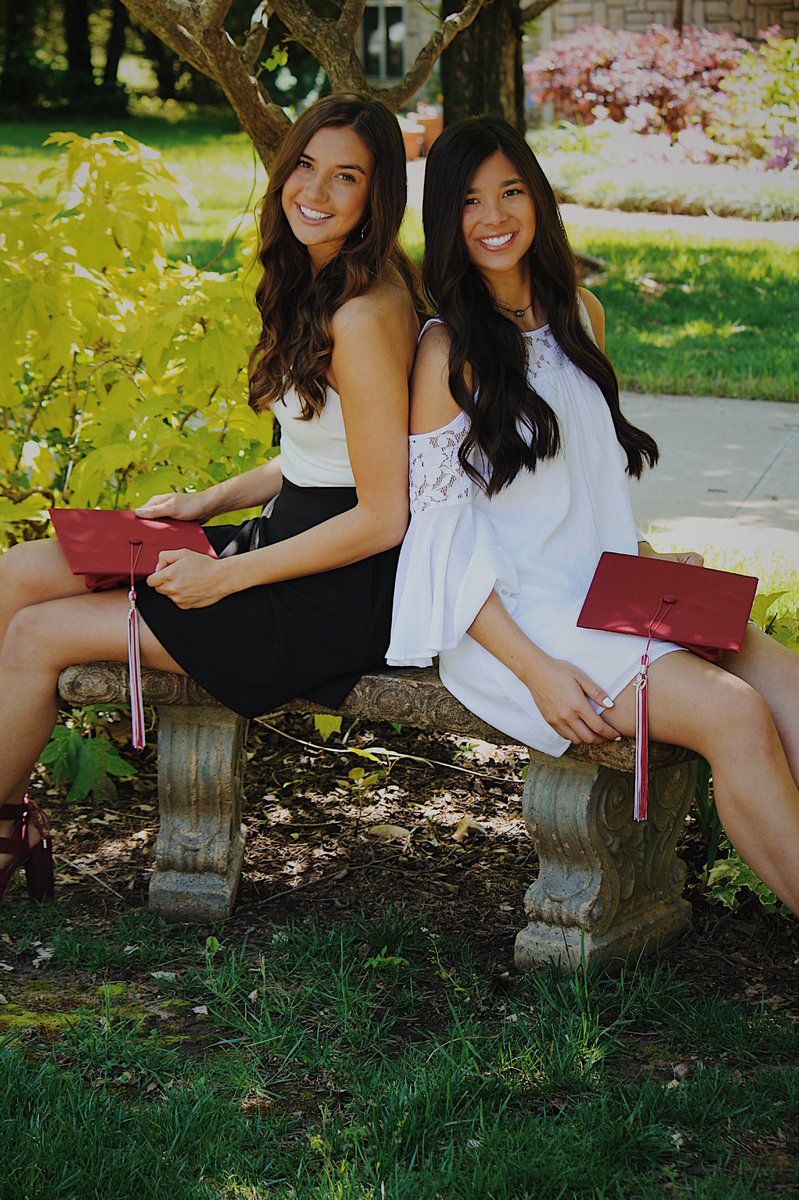 annslee00's tweet photo. is senior year over or? https://t.co/8oJJFcFqB2