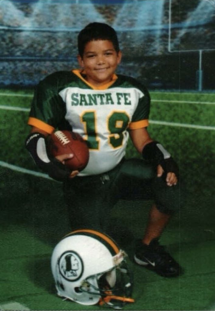 ChrisStoneCCC's tweet photo. Woke up to post from John Wilson, he finished up his tattoo. This is a picture of Lil Chris when he was in SF Braves football. The final touches are perfect. Always remember our Santa Fe Hero.

#CCC #Football #DallasCowboys #Tattoo #SantaFeStrong #SantaFeHero https://t.co/fiTrejpk0z