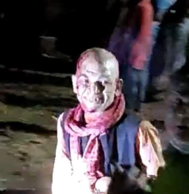 kanimozhi's tweet image. 70 years old, brutally beaten still smiling at his death. Wish we change the #Palghar name after this Sadhu.  Many may not know this Sadhu&apos;s name who sacrificed his life to awaken Hindus. His name is Chikne Maharaj Kalpavrukshagiri. Please RT and spread. #PalgharSadhuLynching .