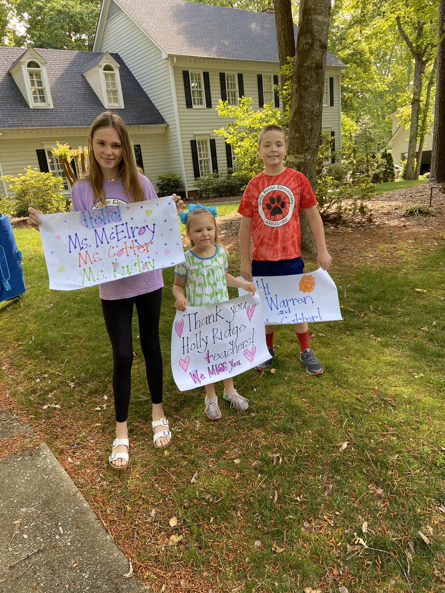allison_behrens's tweet photo. We miss the teachers and all of the staff @HollyRidgeES so so much! Thank you for all you do, including today’s parade. Truly #everydayheroes  !! https://t.co/CFQ3aVsgaM