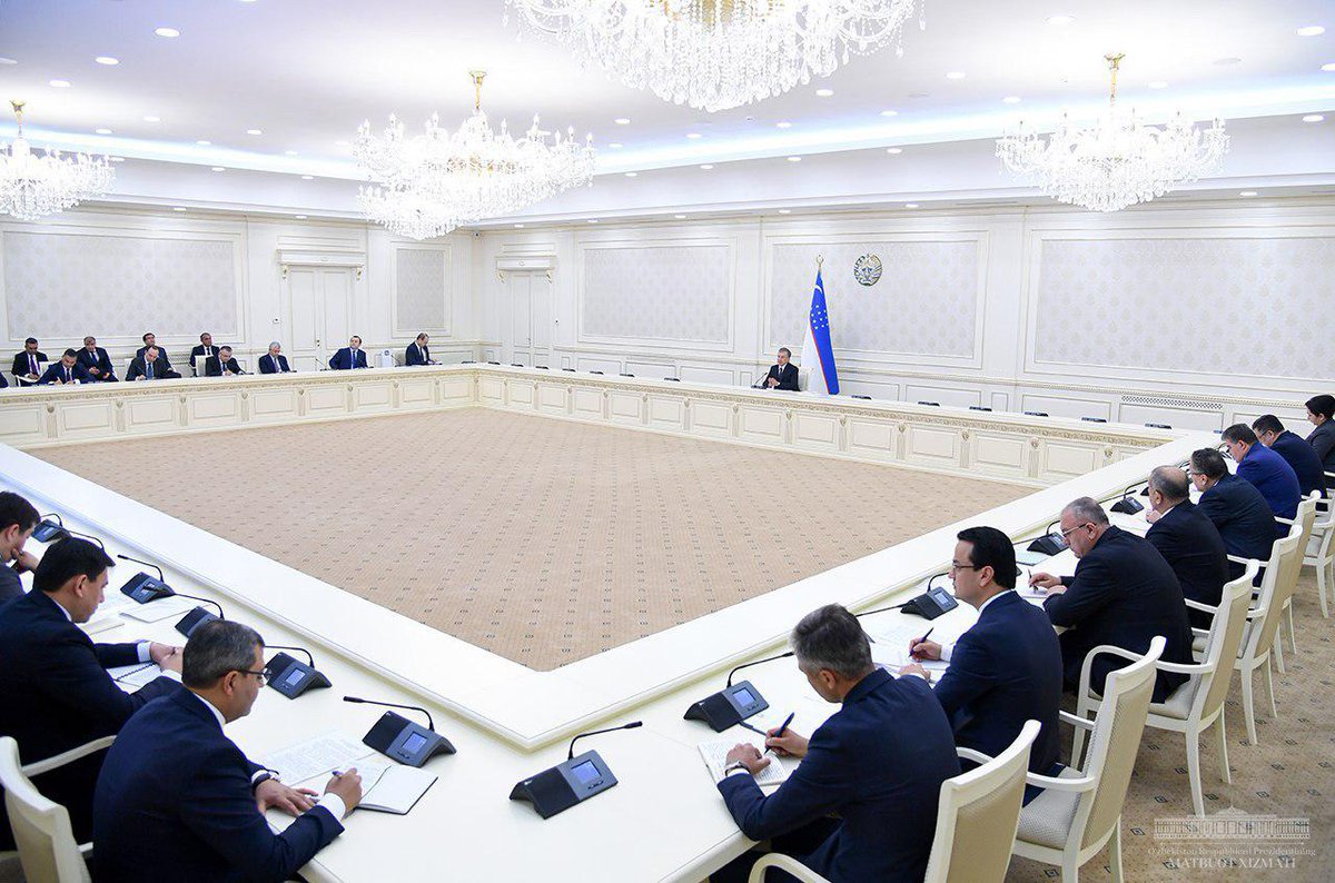president_uz's tweet photo. President Shavkat Mirziyoyev chairs next videoconference on issues of population employment and resumption of work in economic sectors. Ferghana and Kashkadarya regions under focus this time.
#Mirziyoyev #Uzbekistan #pandemic #mitigateimpact #supportpeople #economy #employment https://t.co/3MzZUq8m24