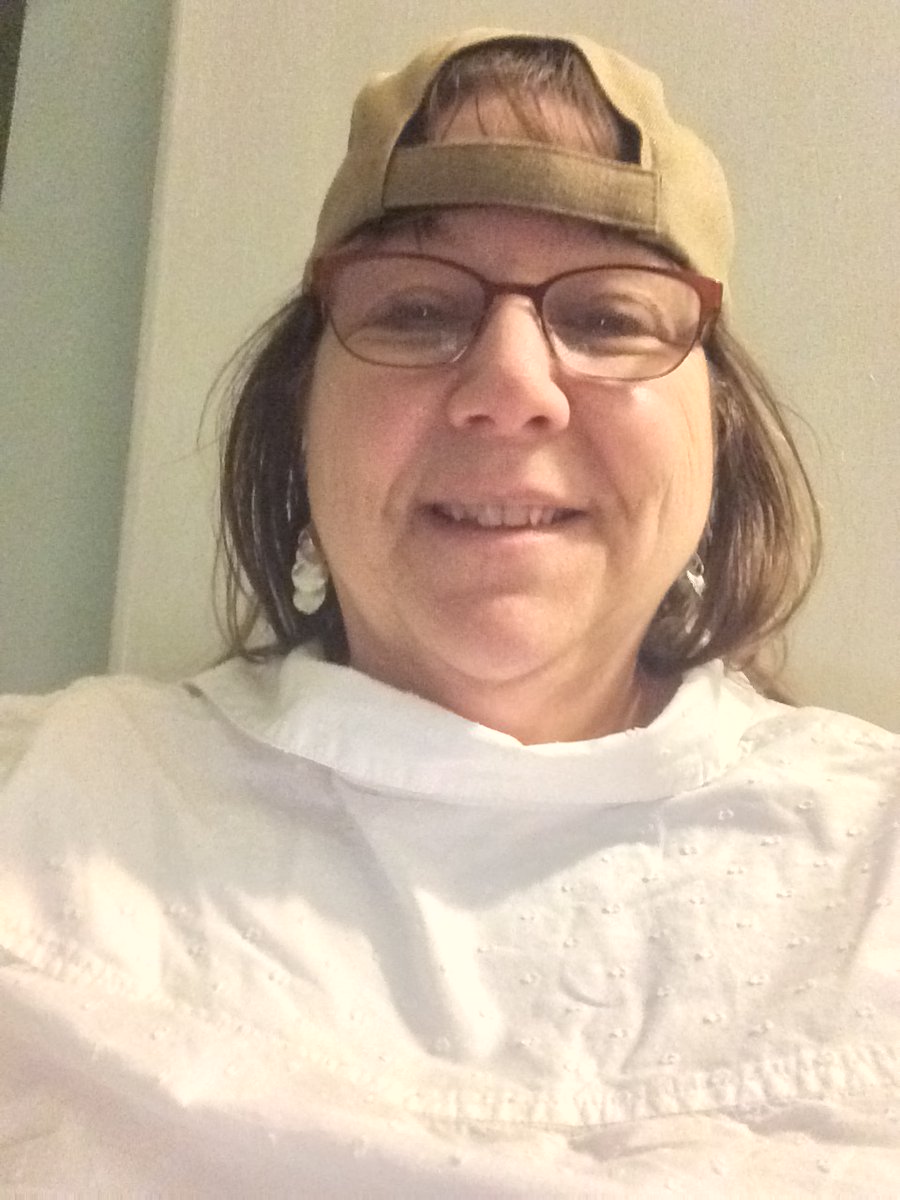 HinesClass's tweet photo. Yesterday was backwards day for morning meeting.  I dressed for the theme and then we had a backwards meeting: said goodbye,had our activity, then shared, had announcements, said hello and ended the meeting! #hdespride #spiritweek https://t.co/GZ5Gy5eDvF