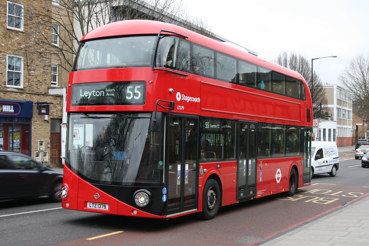 ttransithub's tweet image. London 🇬🇧

New Routemaster 
 
Inspired by the original AEC Routemaster, its notable for featuring a hop-on hop-off rear open platform to be fully accessible. In service since February 2012 but its continuity is not assured due to high cost and fare evasion.

🖌️Heatherwick Studio